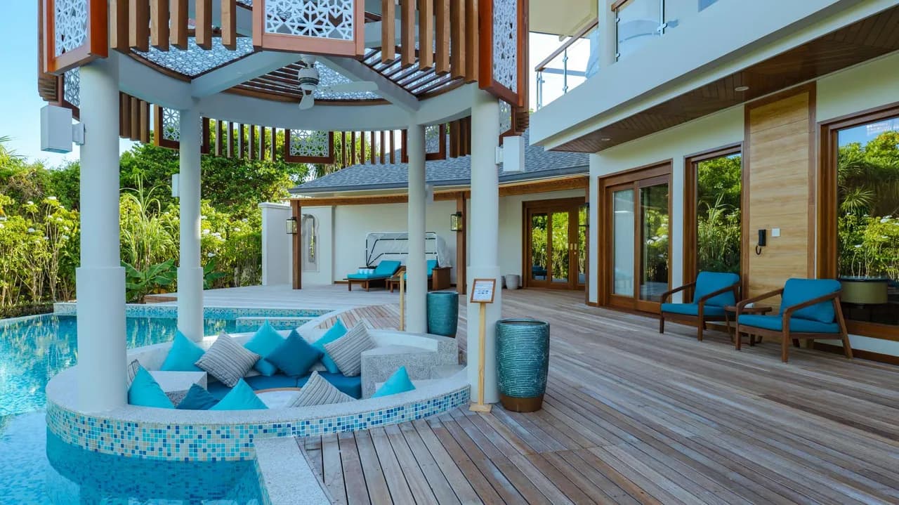 Luxurious Residence at a Private Beach photo 5