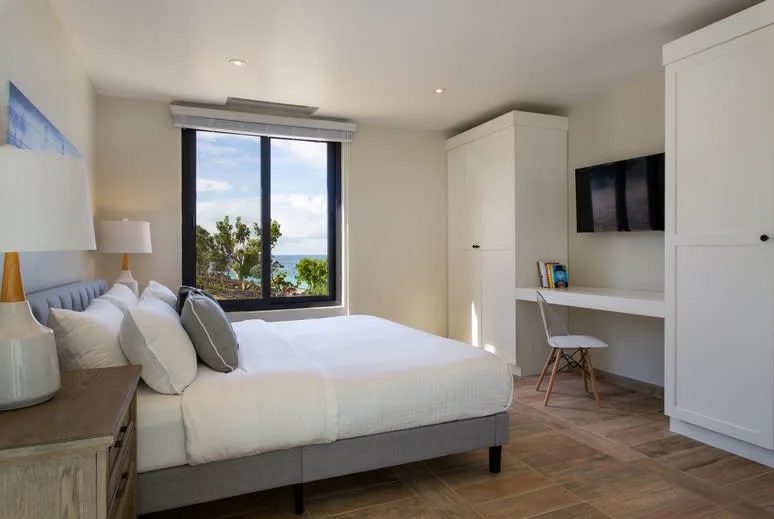 4 Bedroom Villa Right on a Secluded Beach photo 3