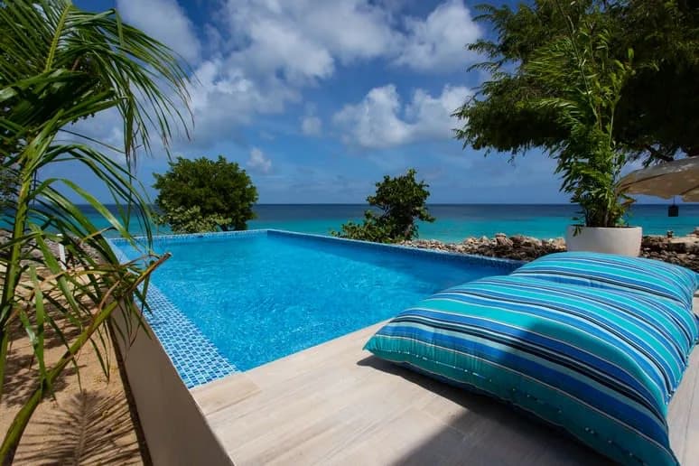 4 Bedroom Villa Right on a Secluded Beach photo 5