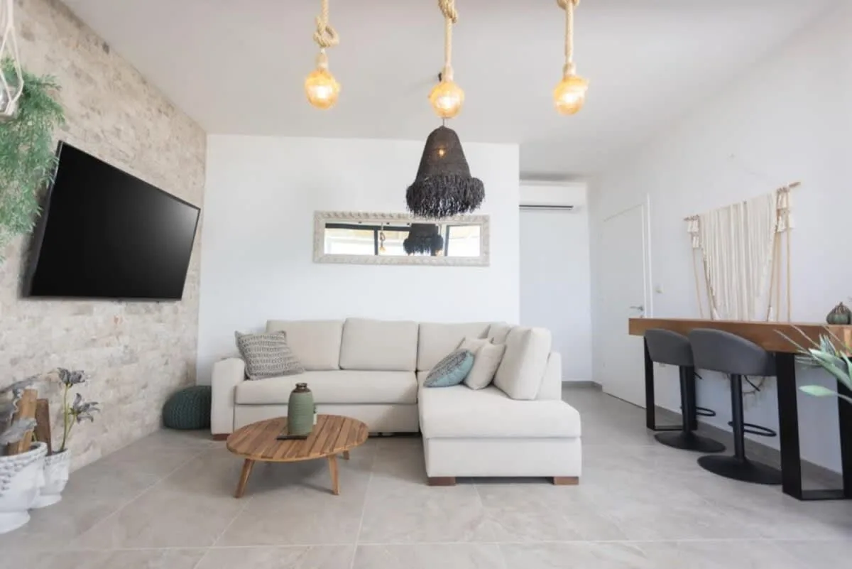 Right Next to the Beach, White Villa photo 3