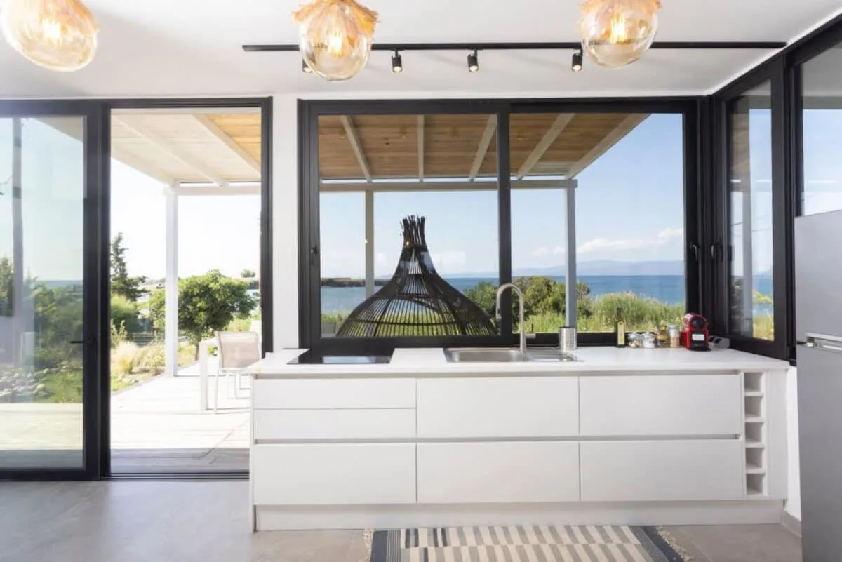 Right Next to the Beach, White Villa photo 5