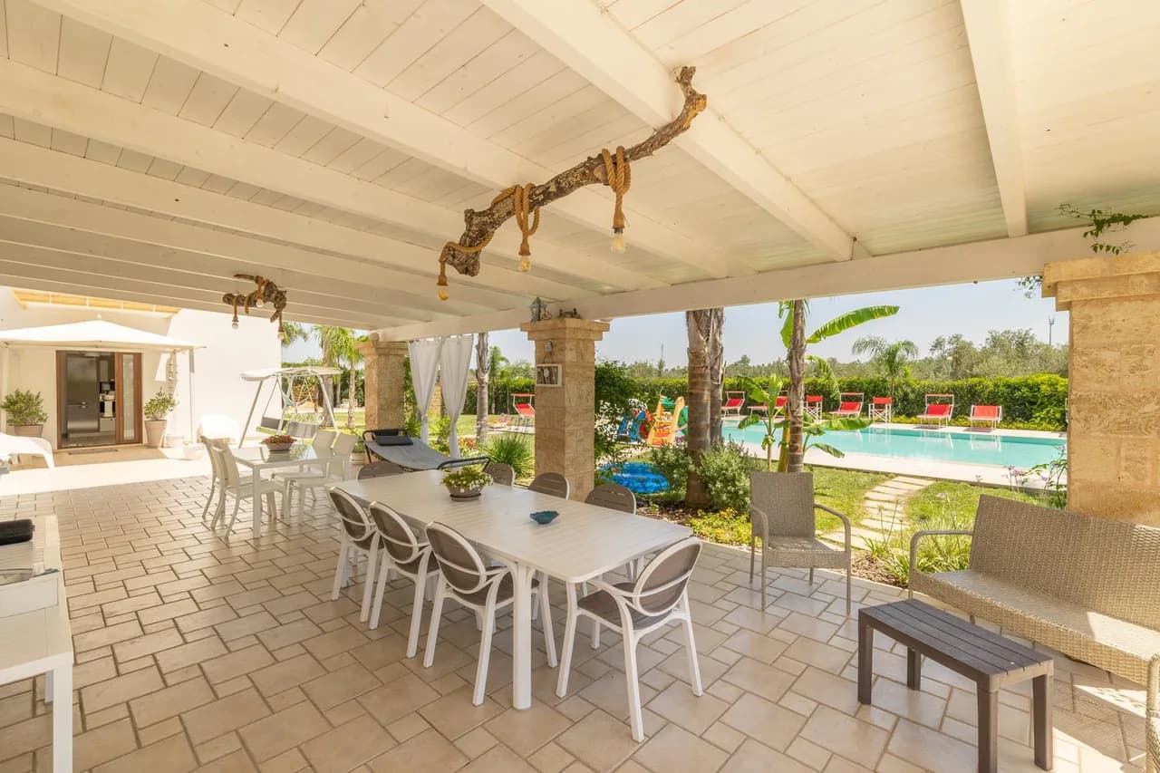 Lovely 6 Bedroom Mediterranean Villa photo 4