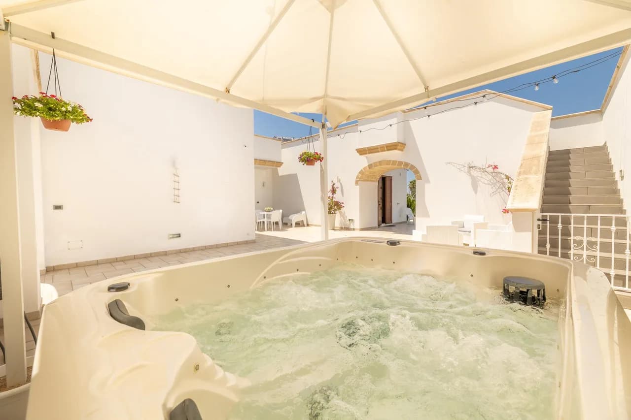 Lovely 6 Bedroom Mediterranean Villa photo 5