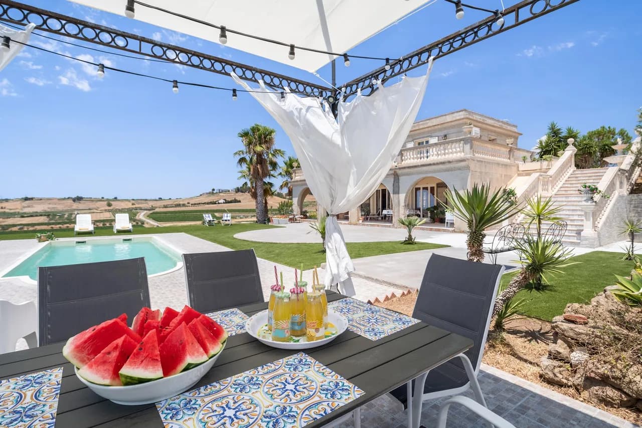 Traditional Villa Located in the Plains of Menfi photo 4