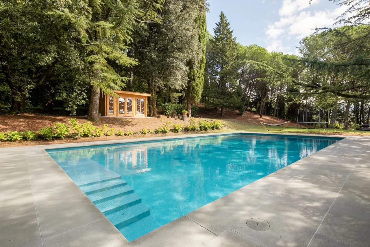 Stunning Tuscan villa with heated pool