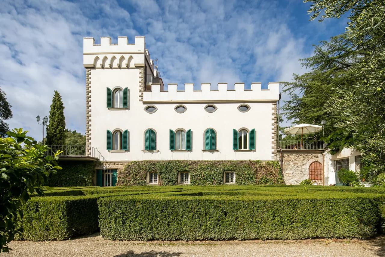 Stunning Tuscan villa with heated pool photo 2