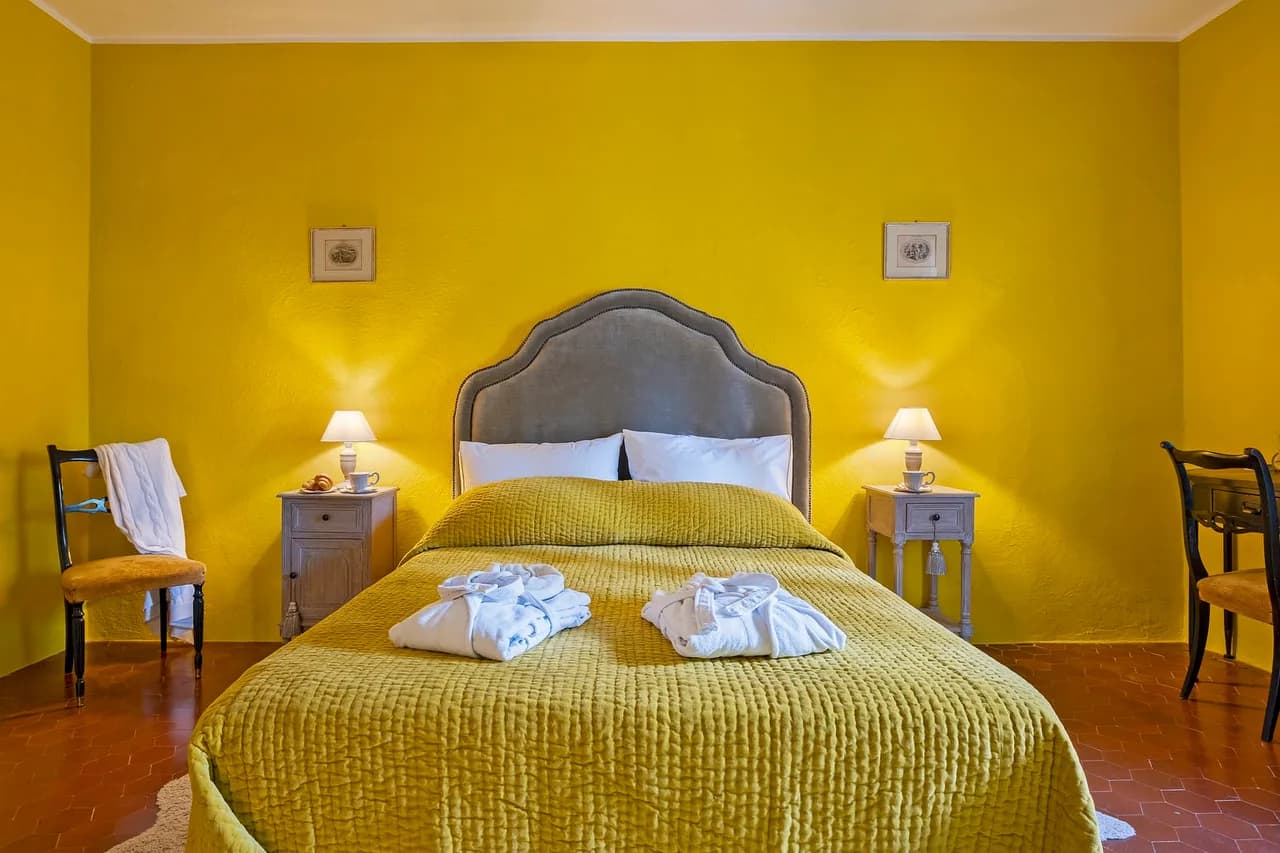 Stunning Tuscan villa with heated pool photo 4