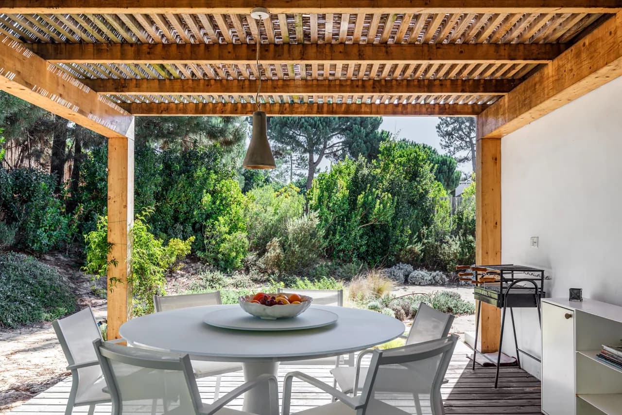 Stylish Villa That Offers a Relaxing Retreat photo 3