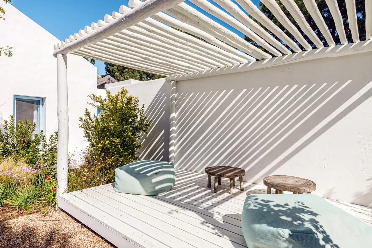 Stylish Villa That Offers a Relaxing Retreat photo 4