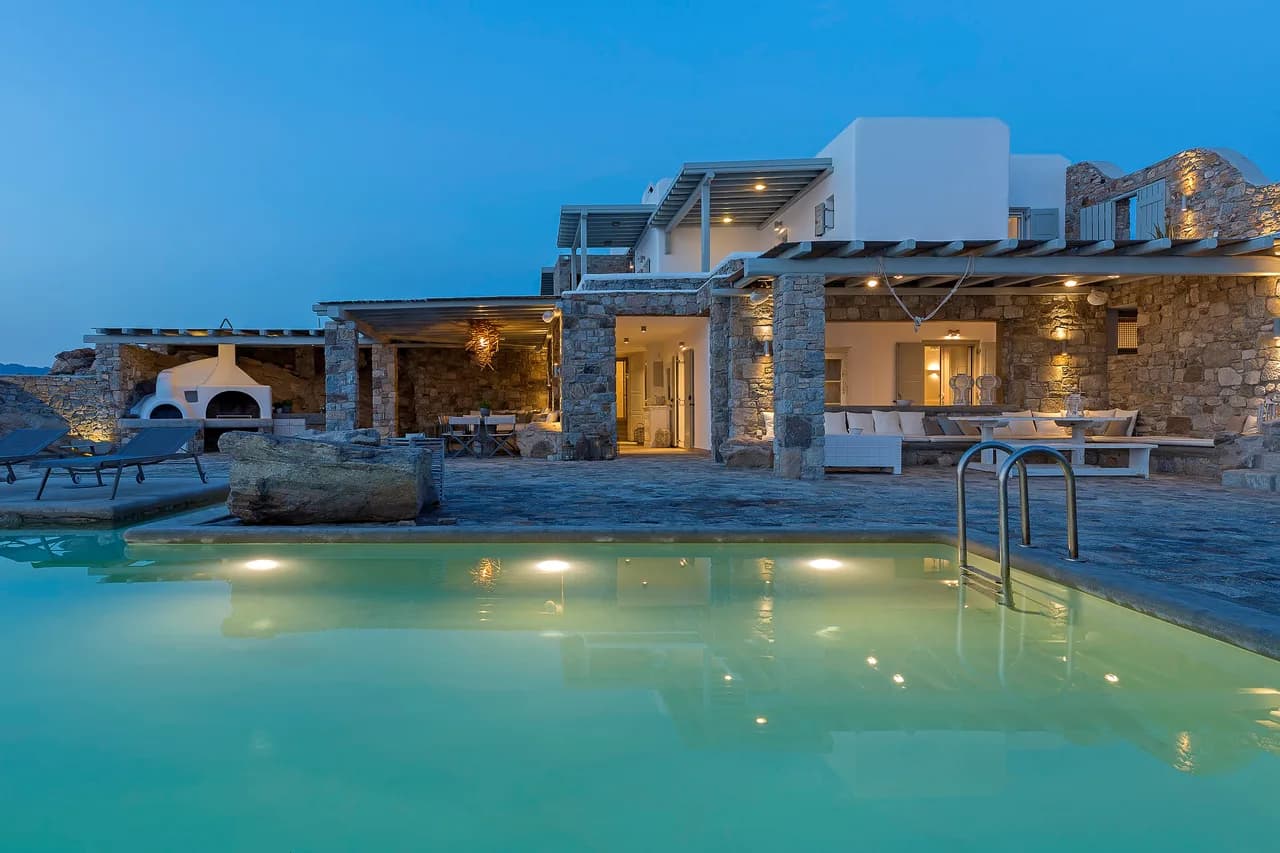 BREATHTAKING MYKONIAN VILLA WITH POOL photo 5