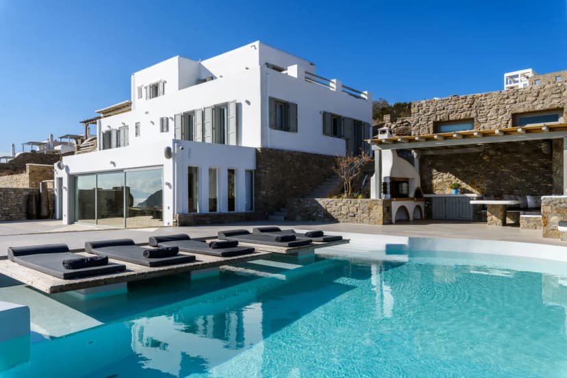 STUNNING LUXURIOUS GREEK HOLIDAY VILLA