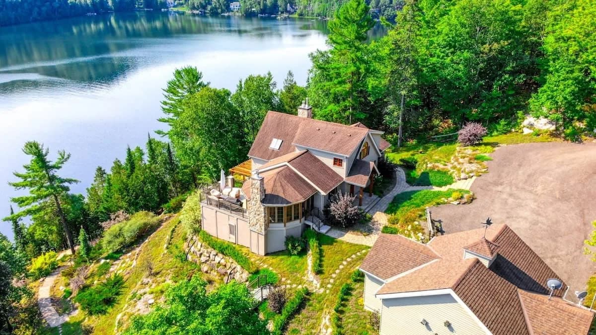 The Vista - Magnificent Waterfront & Hot Tub