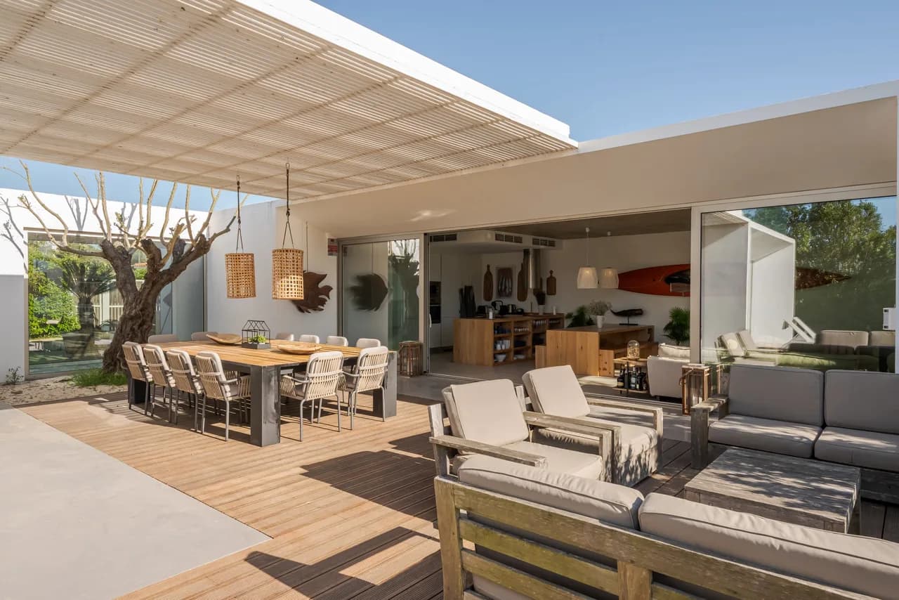 Modern Luxury Villa with outdoor pool photo 2