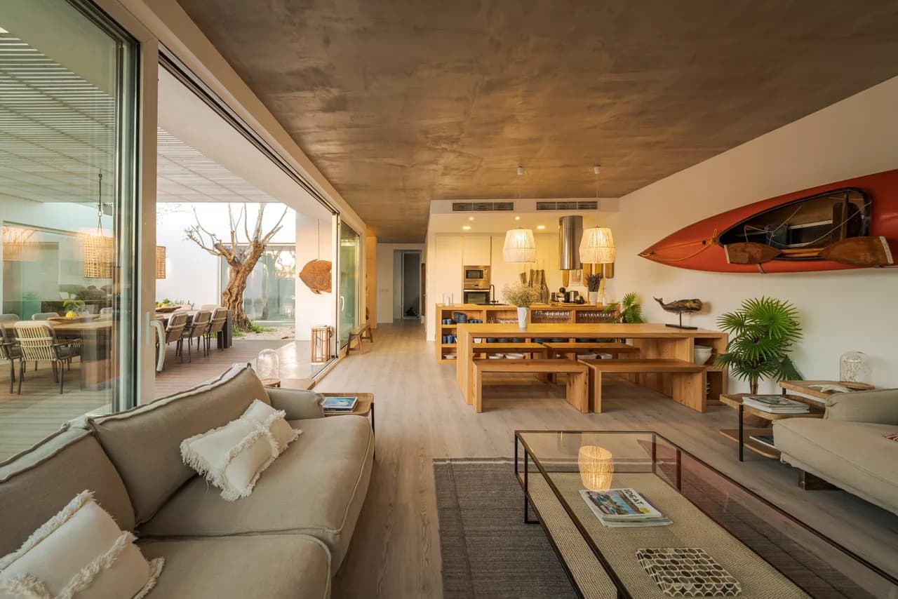 Modern Luxury Villa with outdoor pool photo 3