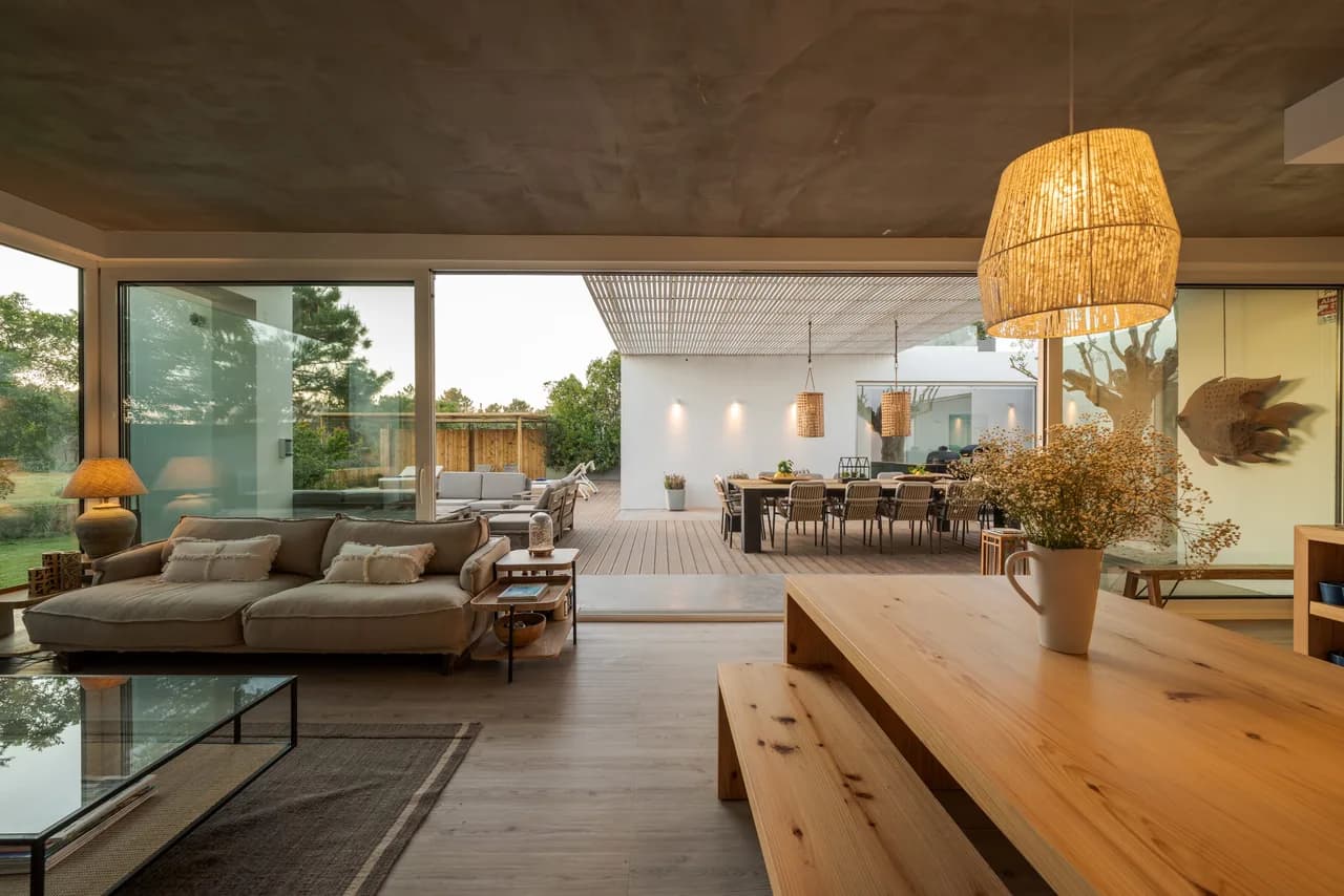 Modern Luxury Villa with outdoor pool photo 4