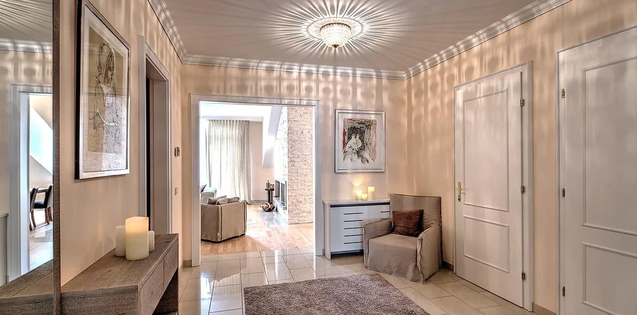 Luxurious residence with Alpine style décor photo 2