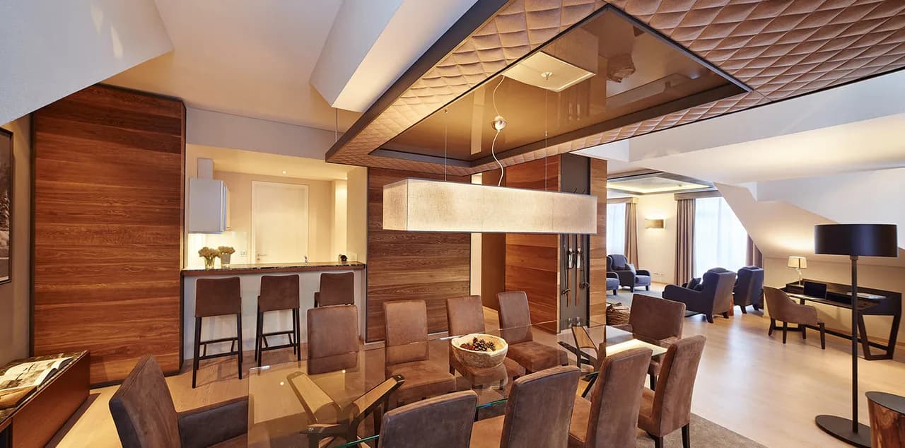 Luxurious 3 BR Penthouse suite photo 4
