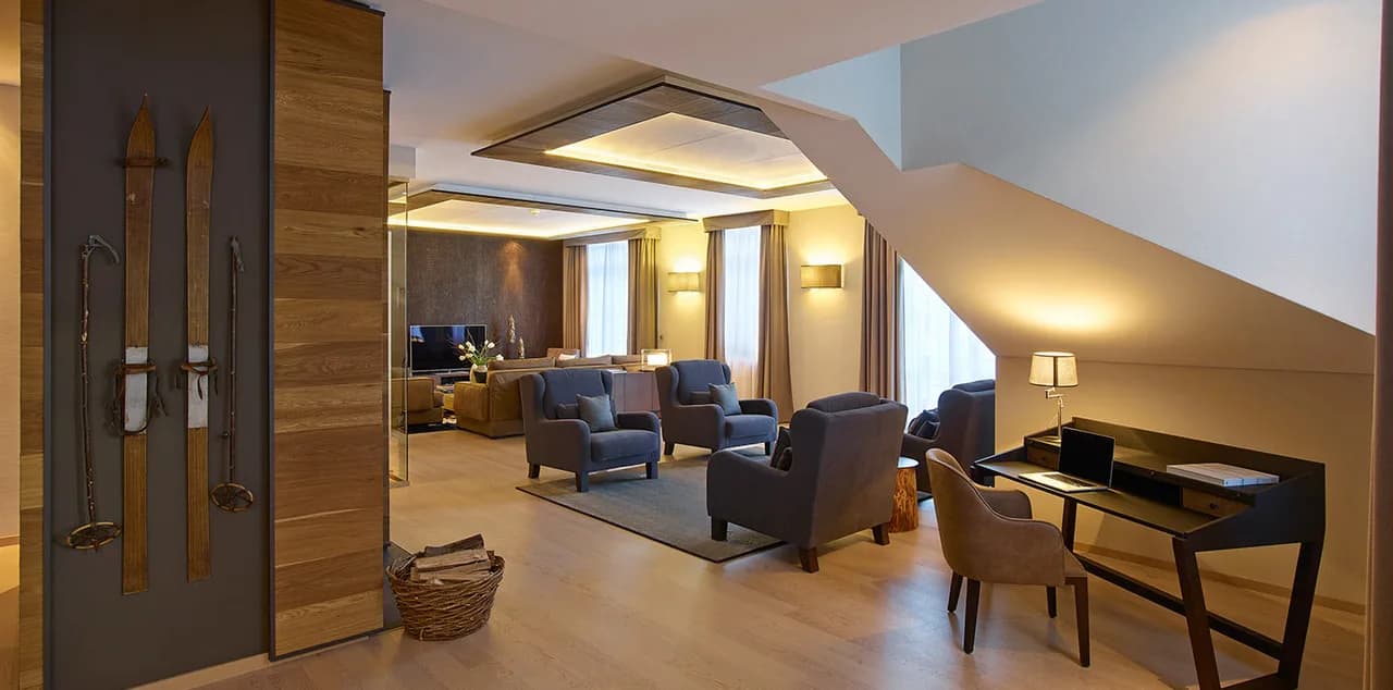 Luxurious 3 BR Penthouse suite photo 5