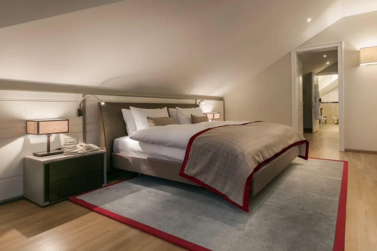 Gorgeous Alpine suite with luxurious amenities photo 3