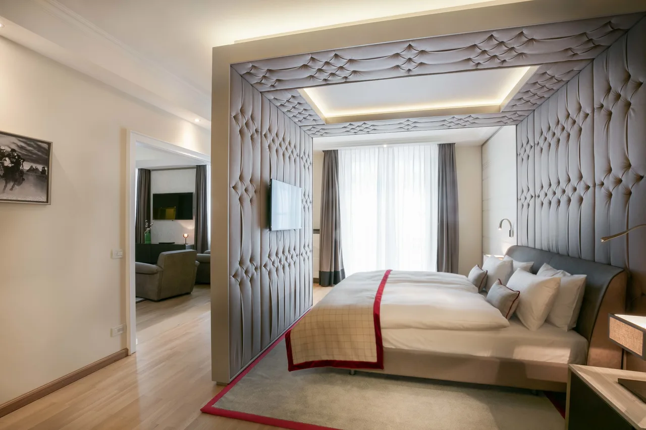 Gorgeous Alpine suite with luxurious amenities photo 4
