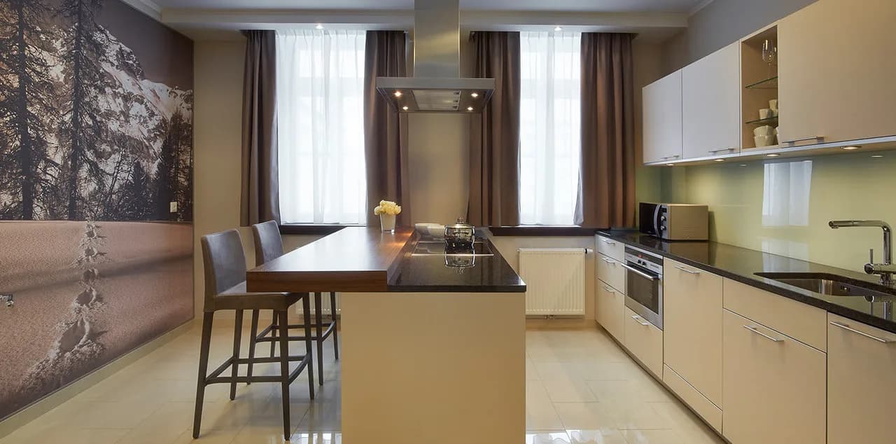 Luxurious premier suite with alpine decor photo 5