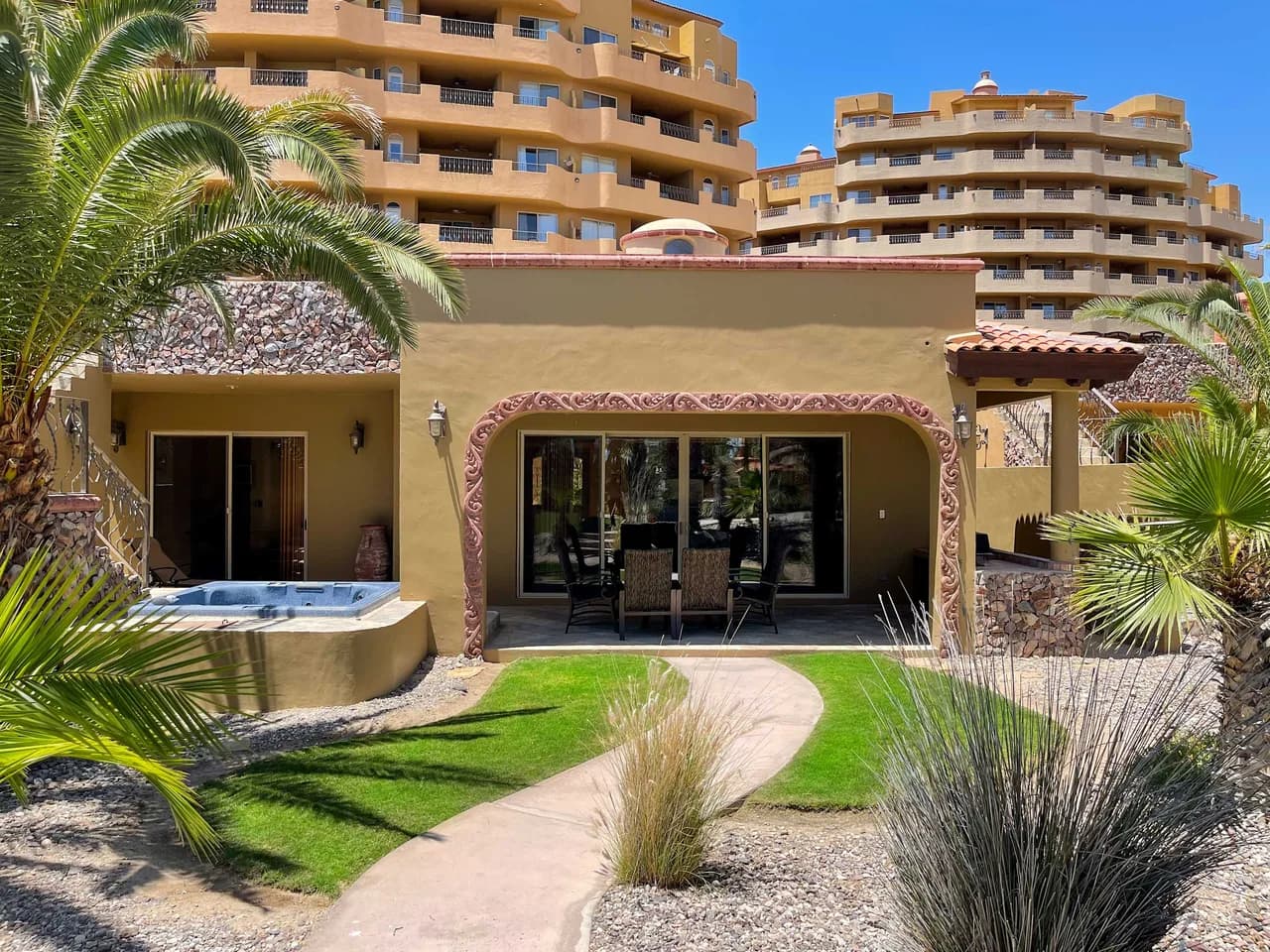 Sandy Beachfront Villa with Pool in Rancho El Destierro