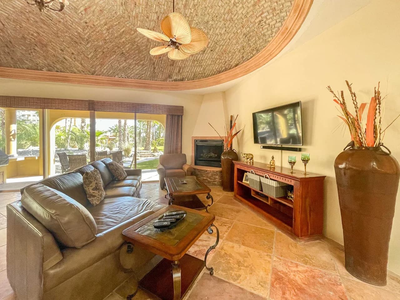 Sandy Beachfront Villa with Pool in Rancho El Destierro photo 5