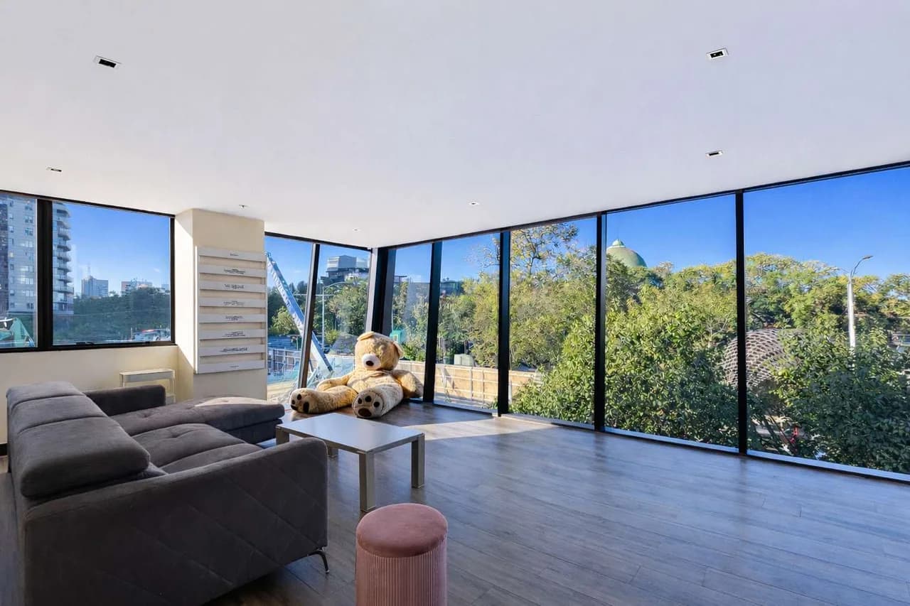 Accessible Luxury Penthouse in South Yarra