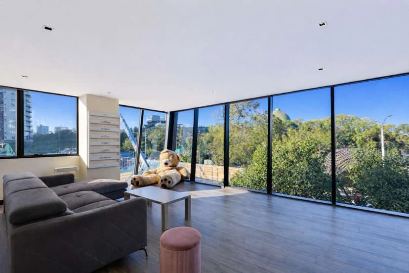 Grand St Kilda 2-story Sub Penthouse At Lucient