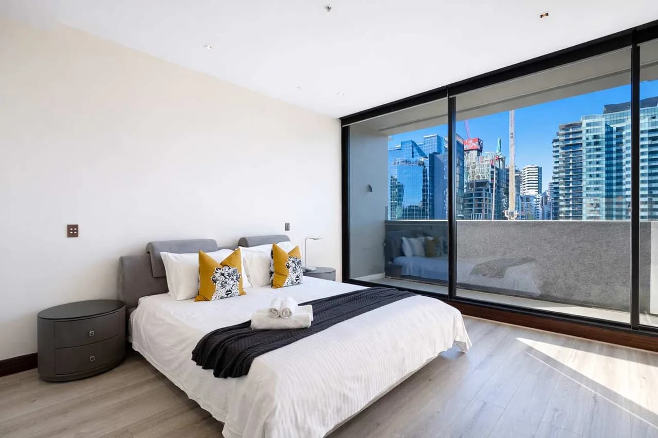 Accessible Luxury Penthouse in South Yarra photo 5