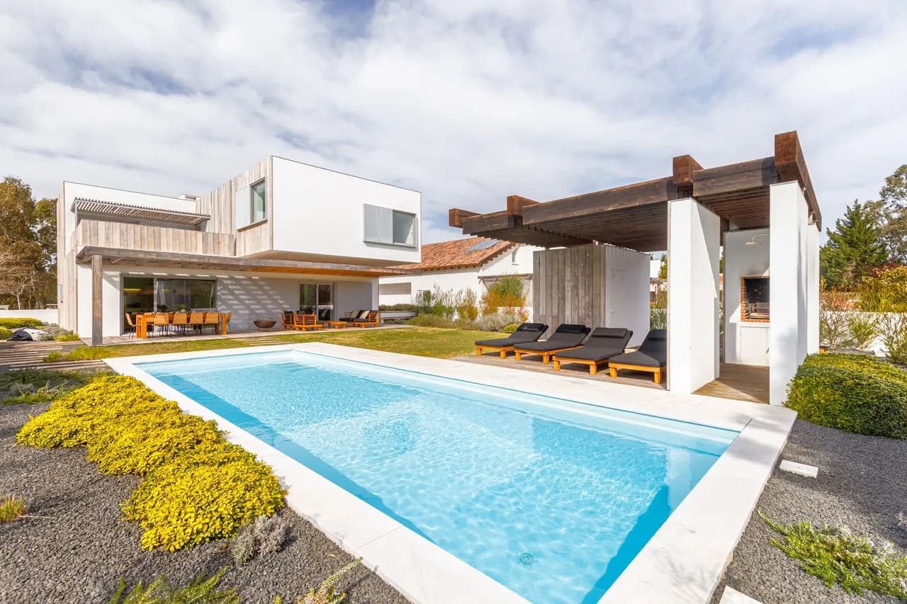 Modern Portugese Villa With Private Outdoor Pool