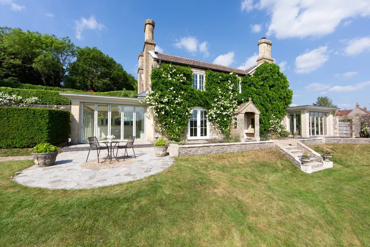 Private Pool Old-Stone Retreat in England photo 4