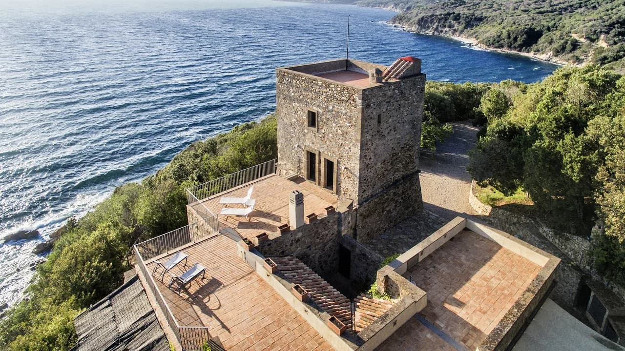 Ancient Deluxe Tower Overlooking the Sea