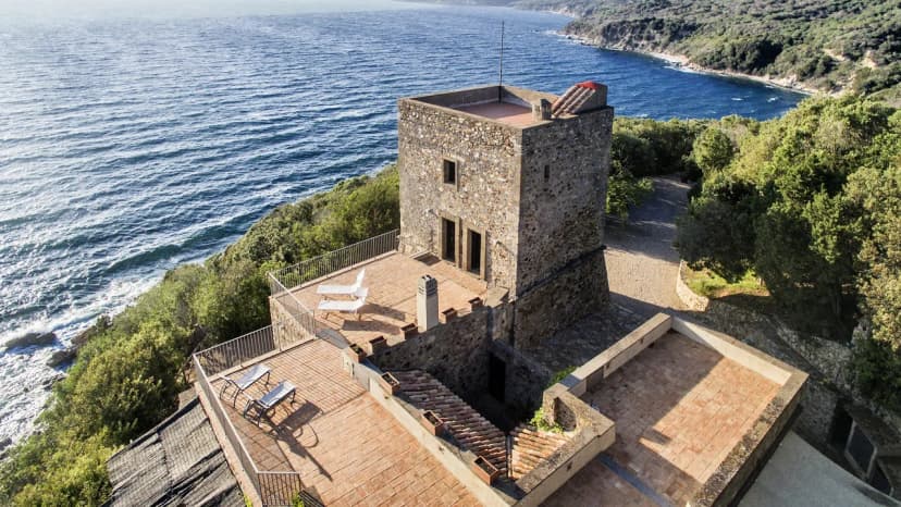 Ancient Deluxe Tower Overlooking the Sea