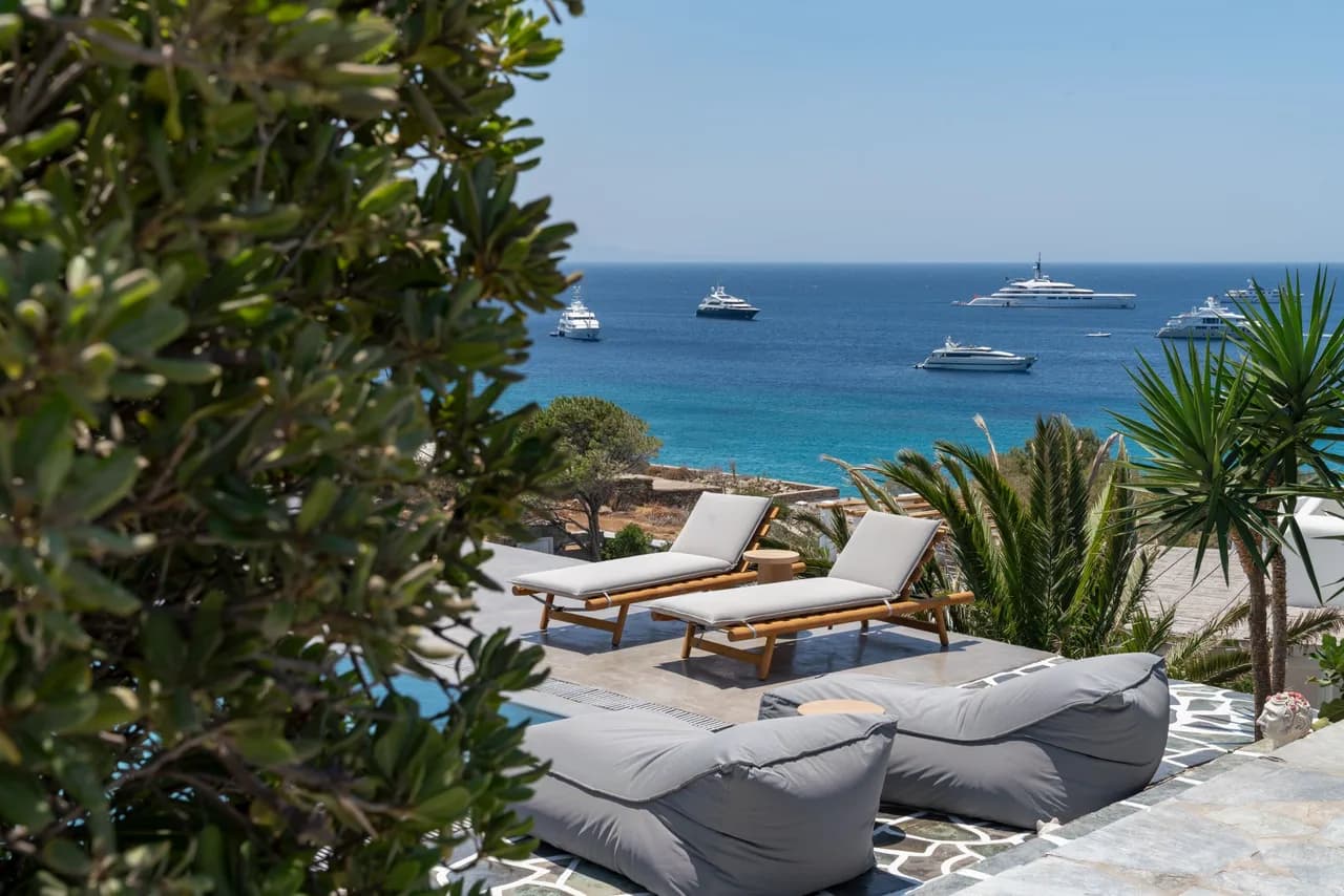 stunning mykonos villa with charming  guesthouse photo 3