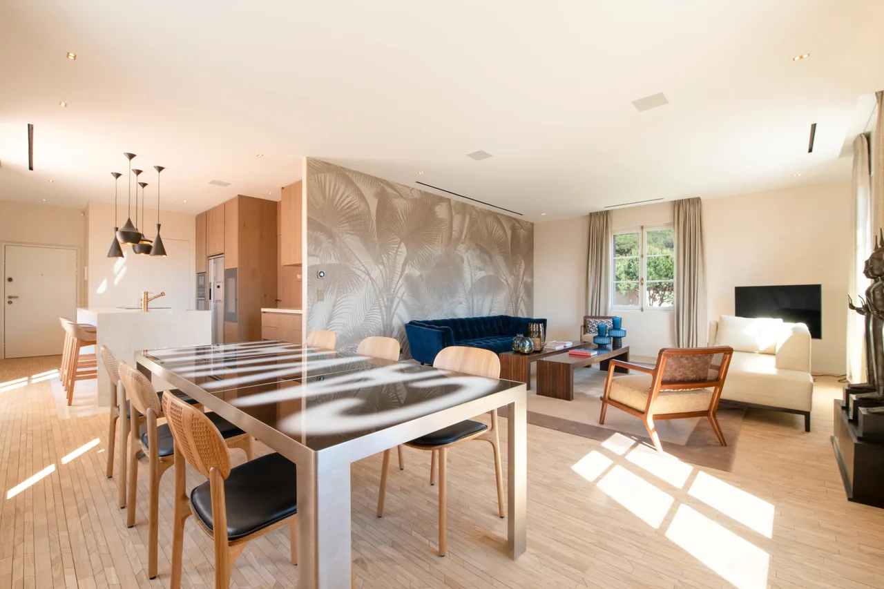 Stunning Duplex At The Heart Of Saint Tropez