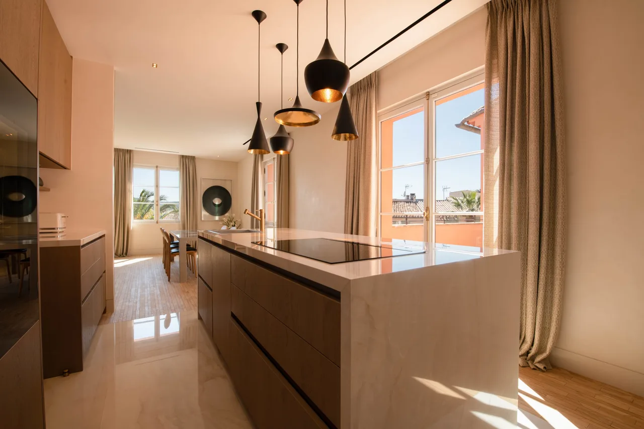 Stunning Duplex At The Heart Of Saint Tropez photo 4