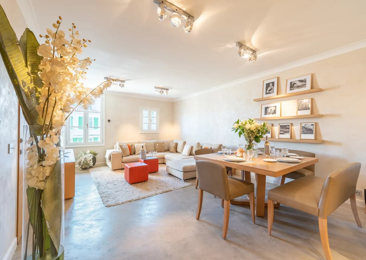 Luxury Furnished Apartment In An Ideal Location