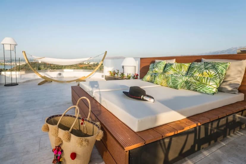 Modern Comfort w Stunning Seaview