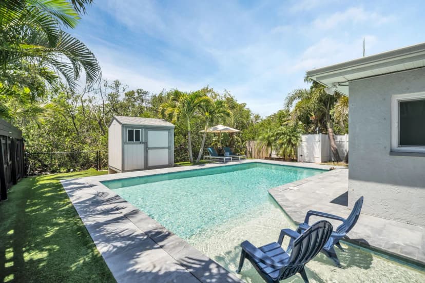 Beachside Family Retreat w/ Heated Pool & Golf Cart