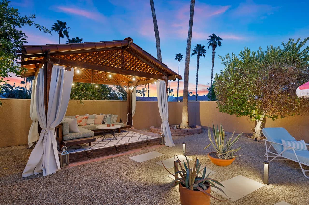 Resort-Style Backyard Villa in Palm Springs photo 3