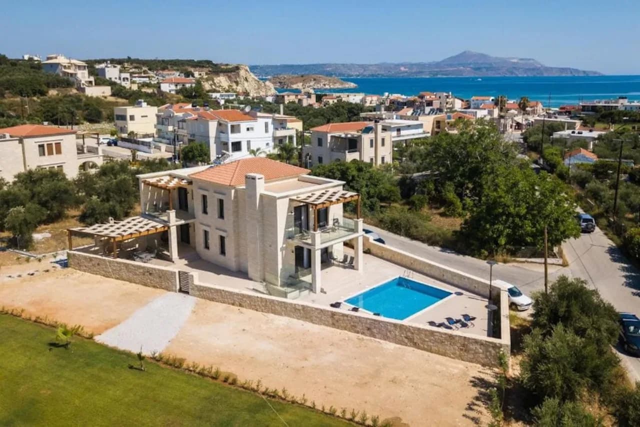 Ultimate Family Retreat in Picturesque Almirida photo 5