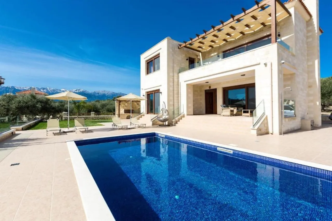 Modern Stone Villa with Sauna photo 4