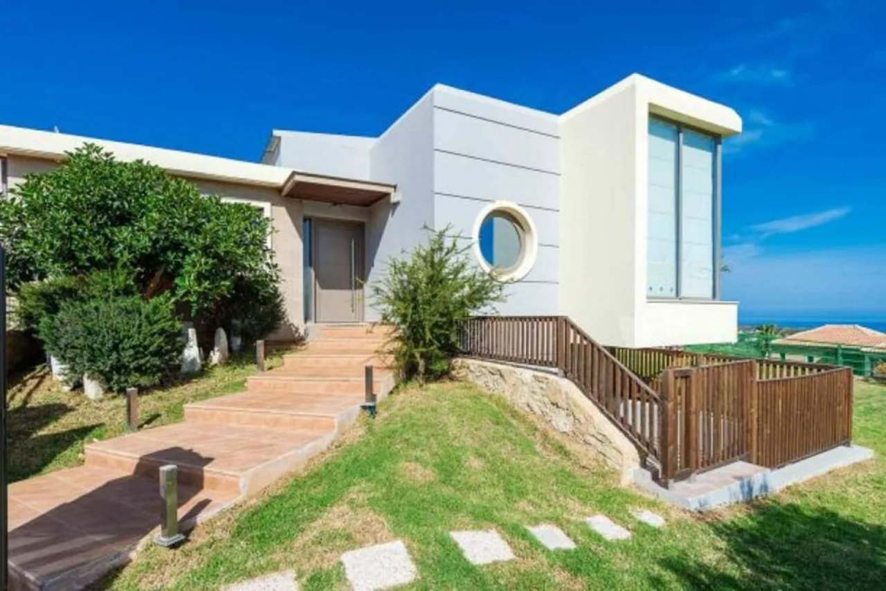 Elegant Nest on The Hilltop photo 2
