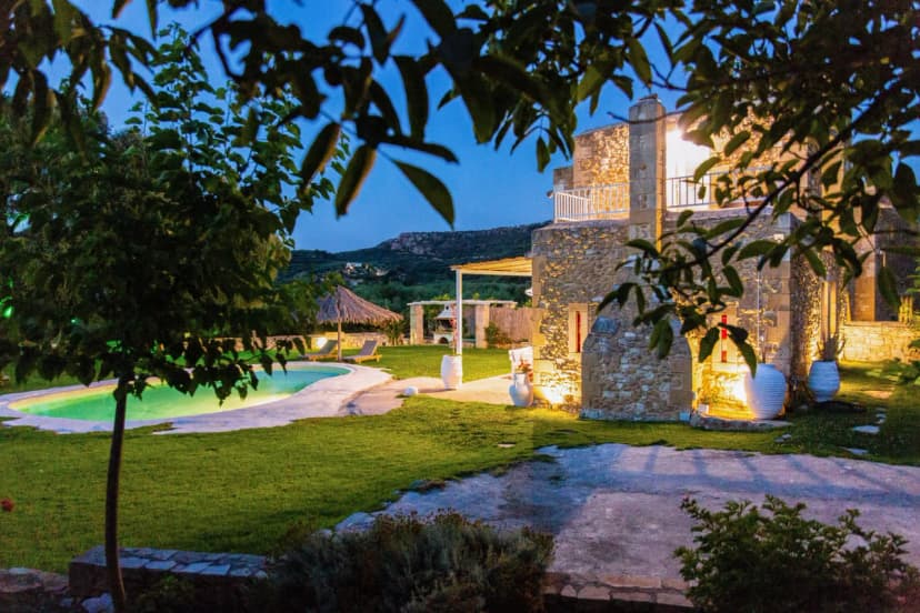 Peaceful Retreat a Stone's Throw to The Beach
