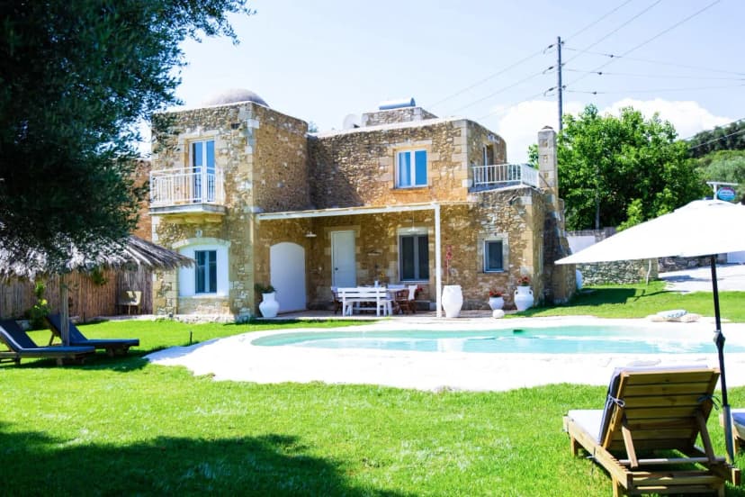 Beautiful Stone House with Garden and Pool