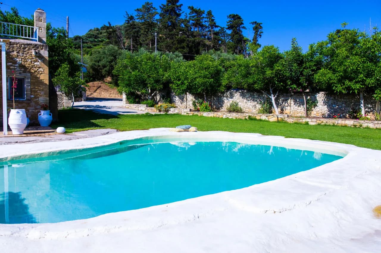 Beautiful Stone House with Garden and Pool photo 3