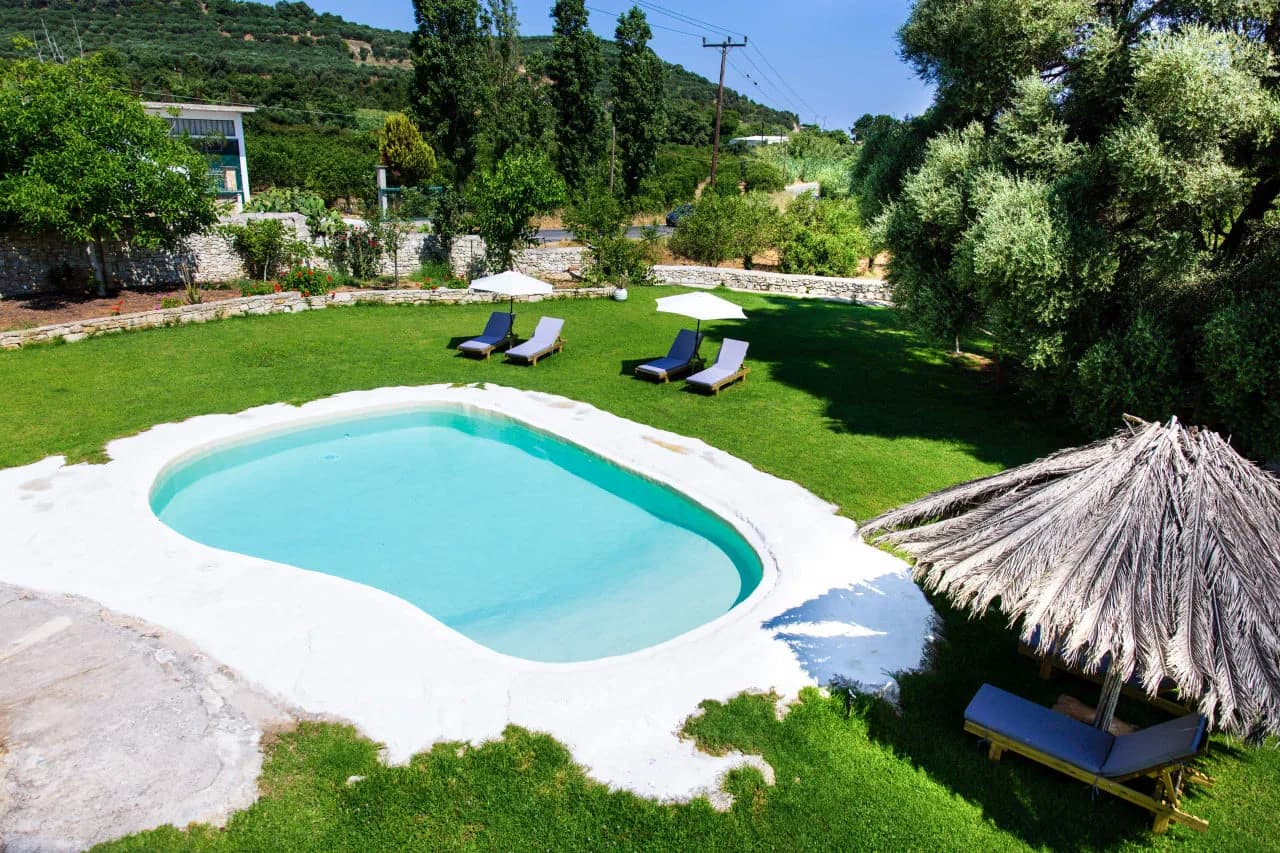 Beautiful Stone House with Garden and Pool photo 4