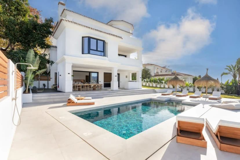Ocean View Villa with Gym in Marbella