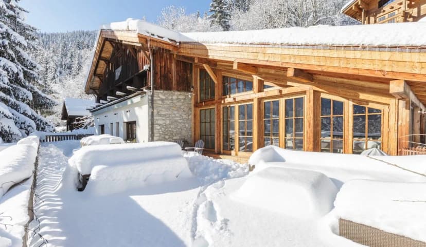 Beautifully Renovated Farmhouse With Sauna And Cinema